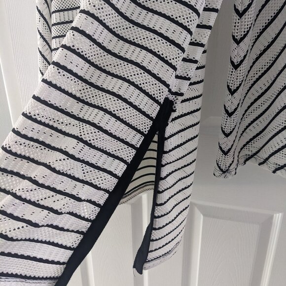 Striped pool coverup, black and white, size large - Picture 5 of 8